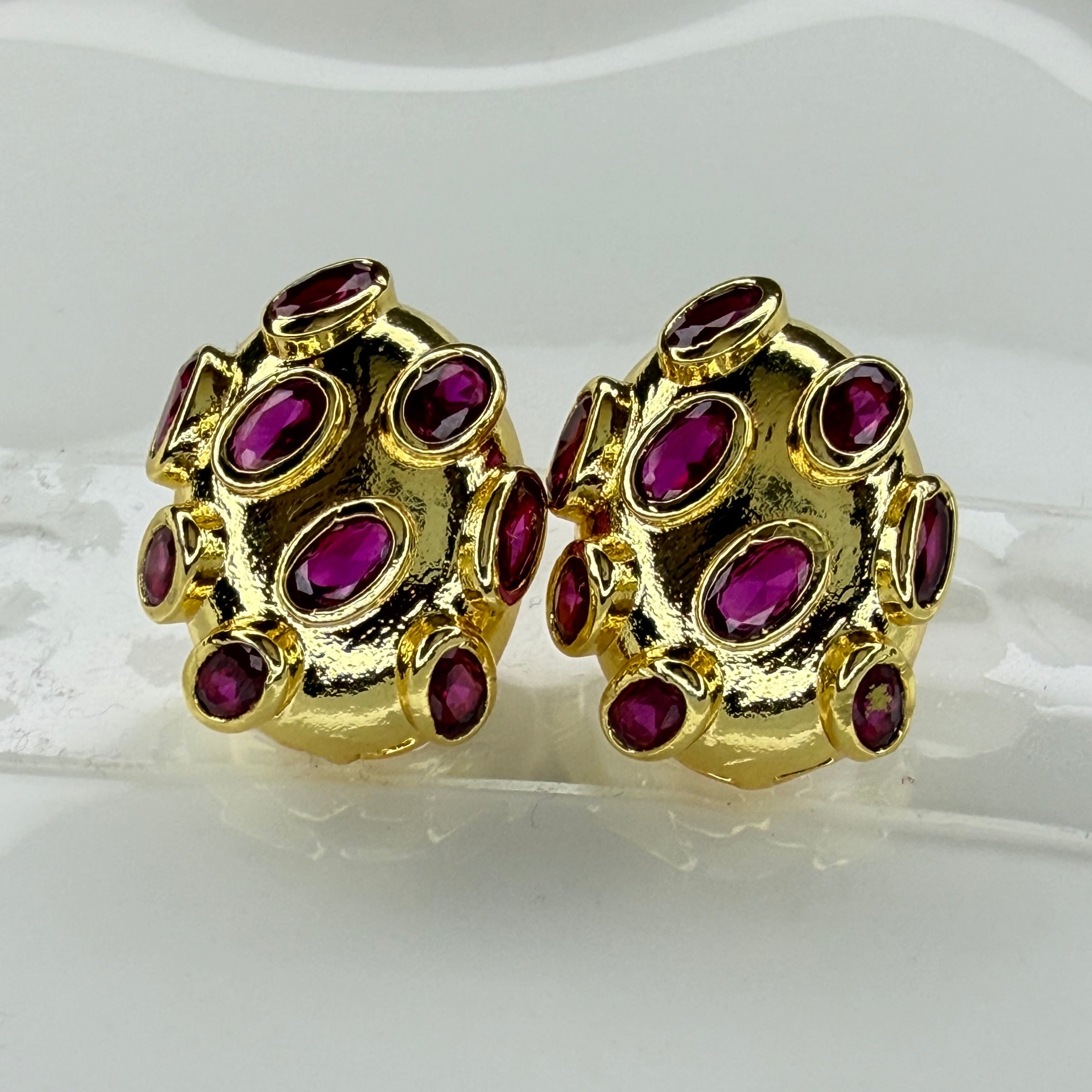 Ruby Dôme Earring