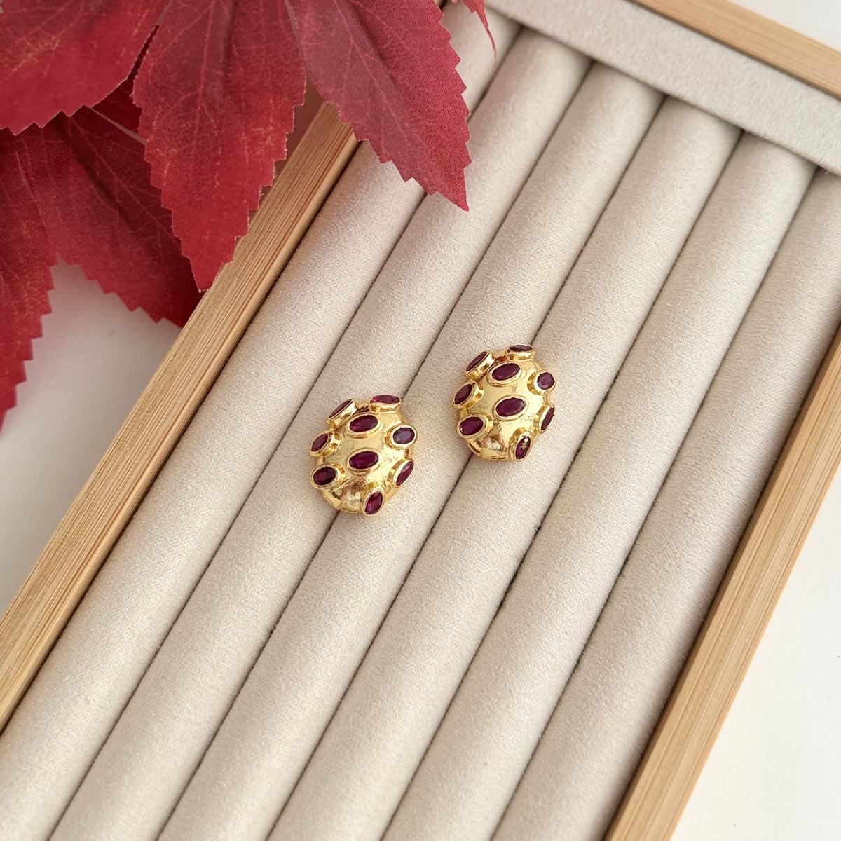 Ruby Dôme Earring